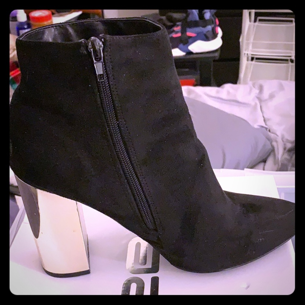 Black Platforms
